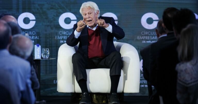 Felipe González, 84 años, sobre su infancia: "Nunca fui un buen estudiante. Mi madre se puso a trabajar a los 12 y le costaba leer"
