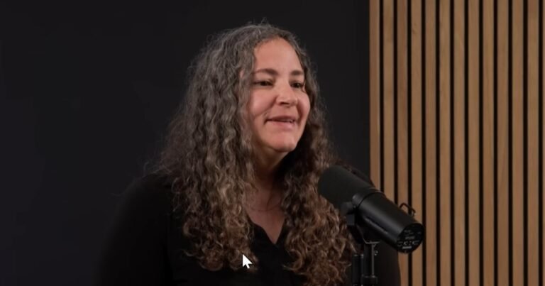 Laurie Santos, psicóloga de Yale: "Disponer de tiempo libre puede ser más importante para la felicidad que aspectos como la riqueza material, sobre todo si tienes suficiente dinero para cubrir tus necesidades básicas"