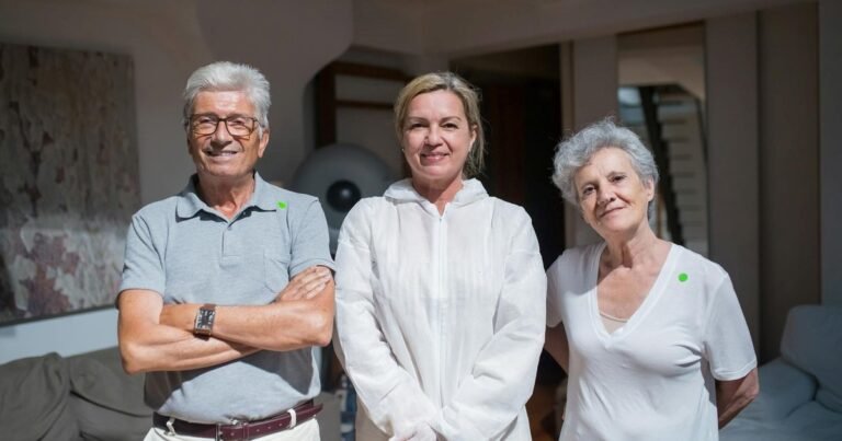 Los expertos en psicología coinciden: las 8 cosas que hacen los hijos adultos que no son una falta de respeto, incluso cuando se sienten así